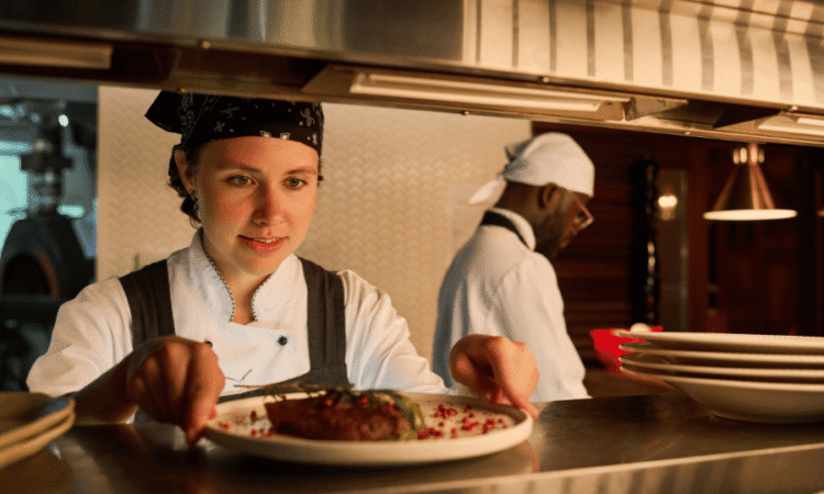 Offre d'emploi : Cuisinier(ère) – Temps plein – Sarnia, Ontario (Canada)