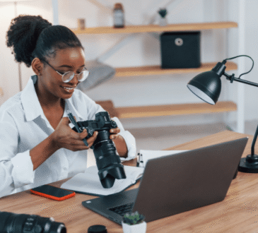 Offre d’emploi : Vidéaste / Monteur Vidéo – Agence Créative à Dakar